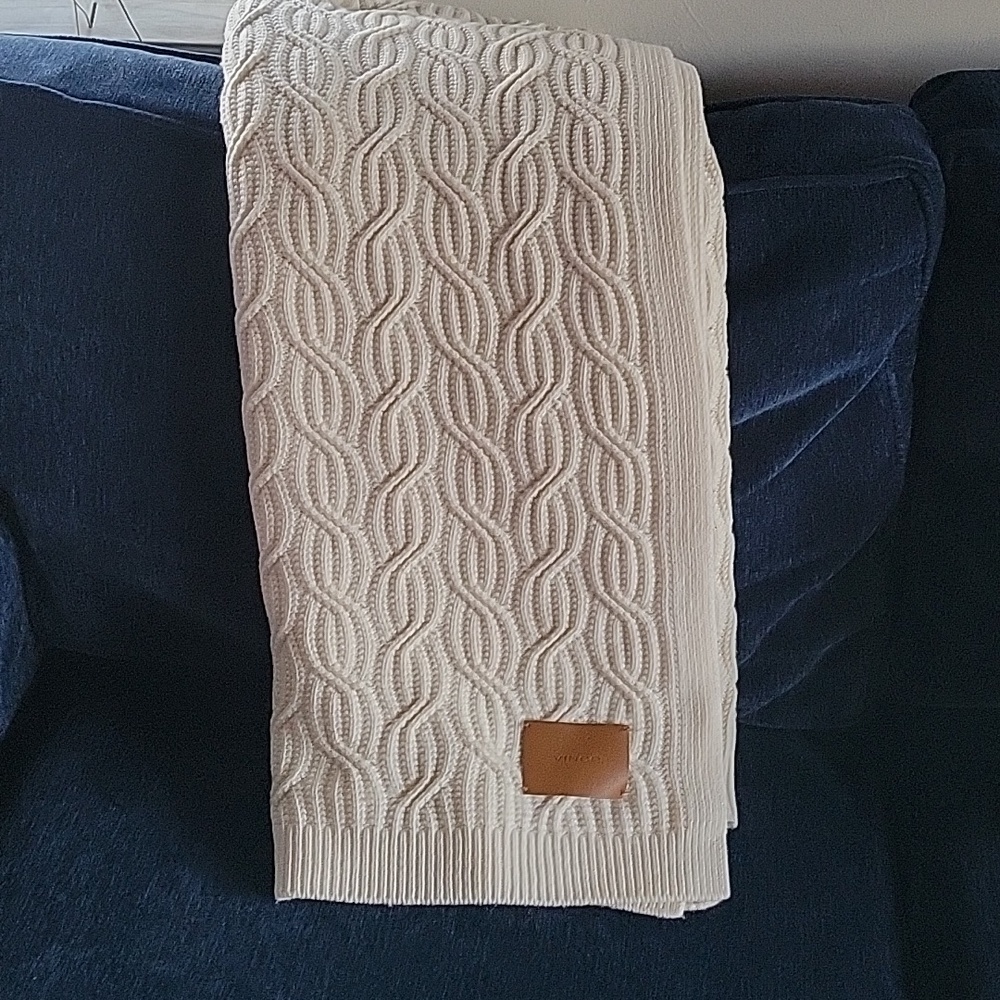 VINCE Cream Cashmere Blend Cable Knit Throw Blanket with Leather Patch